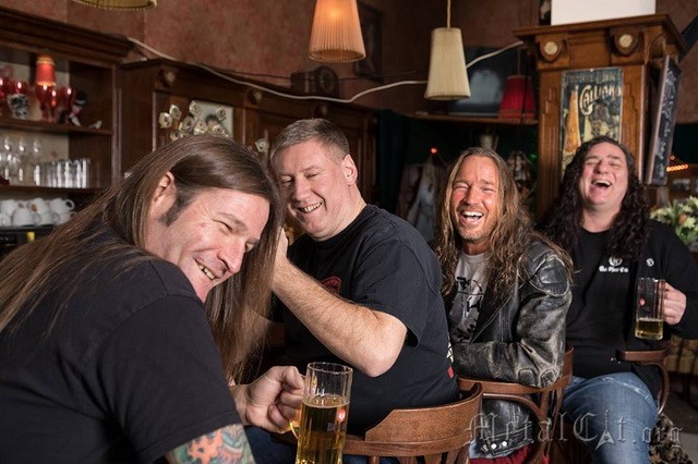 TANKARD: интервью и трейлеры к альбому "One Foot In The Grave" TANKARD: интервью и трейлеры к альбому "One Foot In The Grave"